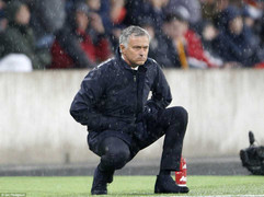 Ngừng tâng bốc, Man Utd vẫn chưa 'hái quả ngọt' từ Mourinho