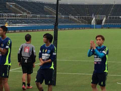 Tuấn Anh lần đầu đá chính, Yokohama thắng 5-0 ở Cúp Hoàng đế