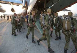 Lính dù Nga được điều động đột xuất đến Crưm