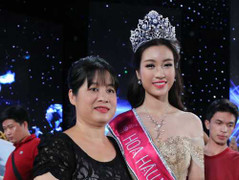 Mẹ Đỗ Mỹ Linh tiết lộ chi phí đầu tư cho con gái đi thi Hoa hậu Việt Nam 2016