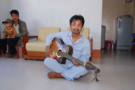 Lạ lùng chuyện 'nghệ sĩ tâm thần' đờn ca tài tử xuất chúng miền Tây