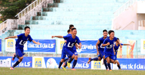 Quân bầu Đức lần đầu đăng quang giải trẻ