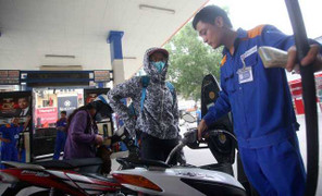 Giá xăng sắp tăng 1.000 đồng?