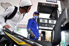 'Người dân phải chi thêm hơn 3.000 tỷ vì giá xăng'