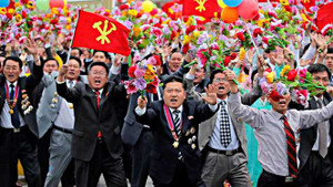 Triều Tiên huy động 10 vạn người ăn mừng phóng tên lửa thành công