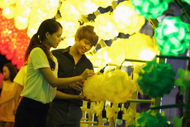 Trung thu Vincom: Thắp sáng những tấm lòng nhân ái