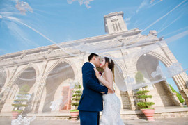 Ảnh cưới lãng mạn dưới nắng vàng biển xanh của cặp đôi 'tan hợp - hợp tan'