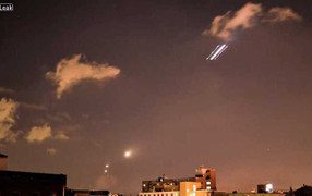 Thực hư video 'UFO' nối đuôi nhau bay vun vút trên bầu trời Mỹ