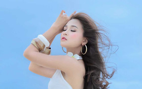 Hot girl Sam khoe eo thon, hình thể nóng bỏng