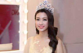 Hoa hậu Đỗ Mỹ Linh dạn dĩ hơn trong cách ăn mặc