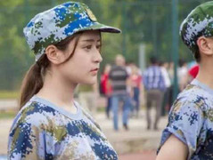 Nữ sinh Trung Quốc xinh đẹp trên thao trường quân sự 'đốn tim' bao chàng trai