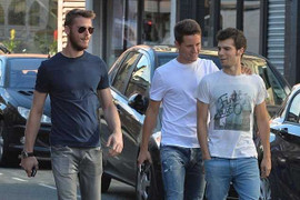 Hàng loạt cầu thủ MU tranh thủ xả hơi trước thềm derby