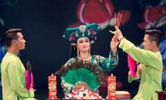 Vở diễn 'Tứ phủ' chinh phục khán giả miền Nam