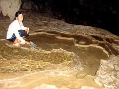 Run rẩy vào dòng sông ngầm và động nuốt người ở Phú Thọ