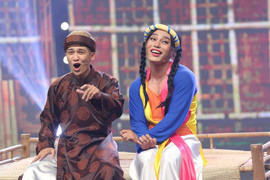 Tronie Ngô ‘gây sốt’ khi khoe tài hát Hồ Quảng