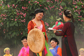 Xuân Hinh tiết lộ chuyện đi buôn 'thượng vàng hạ cám'