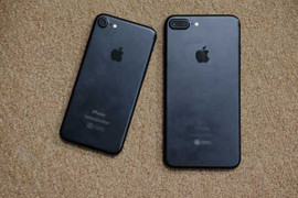 Vừa về Việt Nam, iPhone 7 Plus đã bị 'mổ bụng'