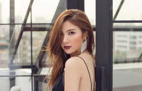 Hạnh Sino khoe vẻ quyến rũ khó rời mắt