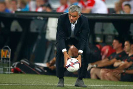Mourinho có dám vô địch Europa League?