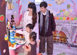 Sao Việt hào hứng khám phá ngôi nhà bánh kẹo lớn nhất Việt Nam