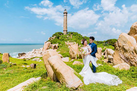 Ảnh cưới lãng mạn 'nắng vàng biển xanh' khiến nhiều bạn trẻ mê mẩn