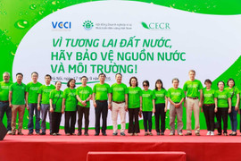 Coca - Cola đồng hành cùng chiến dịch làm cho thế giới sạch hơn