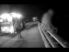 Cảnh sát tán gẫu về bóng đá để thuyết phục người đàn ông đòi tự tử