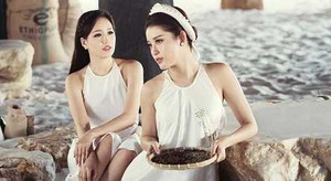 Mai Phương Thúy, Phạm Hương, Huyền My hờ hững gợi cảm với yếm lụa