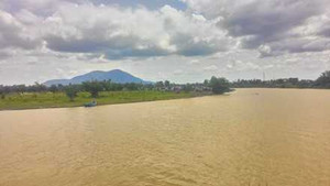 Thi thể bé trai 3 tuổi cùng mẹ nổi dưới sông