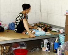 Những chuyện đẫm nước mắt ở 'ngôi nhà chửa hoang'