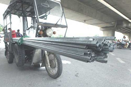 Bé trai tông vào xích lô 'máy chém': Đừng bao biện cho gia cảnh mà làm điều phi pháp