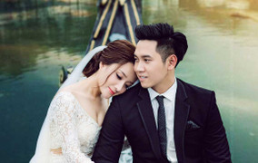 'Bạn gái cũ' của Khánh Phương tung ảnh cưới bên 'phi công' trẻ đẹp trai