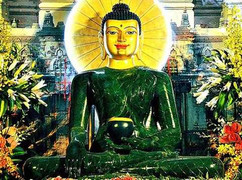 Chiêm bái tượng Phật Ngọc lớn nhất thế giới ở Phú Thọ