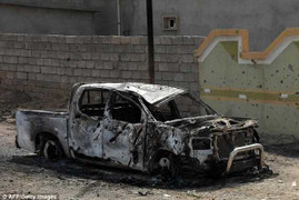 IS hành quyết chiến binh đào ngũ bằng máy ủi