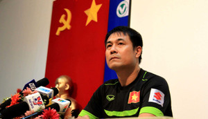 Tuyển Việt Nam 'dọa' phạt đối tác Indonesia 100.000 USD