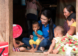 Người đẹp có học vấn 'khủng' nhất Hoa hậu Việt Nam tiếp nối dự án nhân ái ở Tây Nguyên