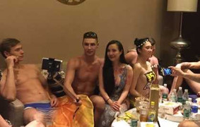 Can Lộ Lộ bị chỉ trích kịch liệt vì ngả ngớn với đàn ông