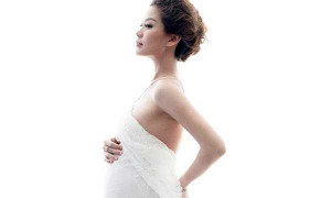 Á hậu Diễm Trang hạnh phúc đón công chúa đầu lòng