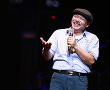 Nhạc sĩ Trần Tiến: Tôi chỉ có tật 'cầm đèn chạy trước ô tô'