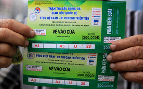 Giao hữu Việt Nam - Triều Tiên: Phe vé mua gom từ sáng sớm, giá vé đẩy cao gấp đôi