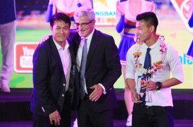 Sai sót kịch bản, VPF làm phật lòng HLV Hữu Thắng