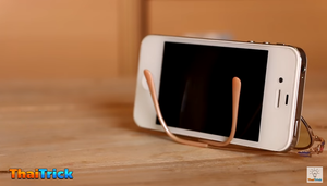 10 cách tự chế giá đỡ điện thoại từ những vật liệu đơn giản không ngờ