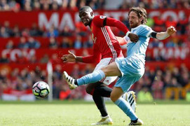 Pogba cúi đầu trước “hàng thải” Liverpool