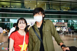 Tuấn Anh đeo khẩu trang về hội quân cùng tuyển Việt Nam