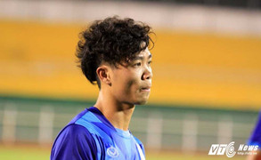 Công Phượng bao lần cắt tóc, để râu mong đổi vận