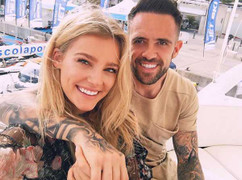 Bạn gái tiền đạo Liverpool khoe thân hình siêu mẫu quyến rũ