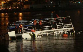 Công dân cứu hộ chìm tàu sông Hàn được trao Huân chương dũng cảm