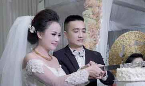 Mỹ nhân 'lẳng lơ' nhất màn ảnh Việt lên xe hoa lần 4 với chú rể kém tuổi