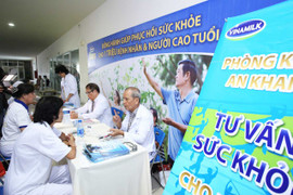 Vinamilk Sure Prevent đồng hành chăm sóc sức khỏe cho 4.000 người cao tuổi