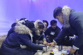 Cẩn thận 'sốc nhiệt' chết người khi ngồi lâu trong quán cà phê -10 độ